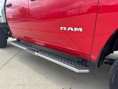 Used 2022 RAM 2500 Tradesman w/ Chrome Appearance Group AWD/4WD image 32