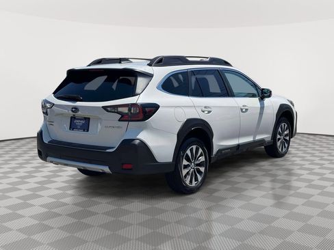 Used 2025 Subaru Outback Limited AWD/4WD image 8