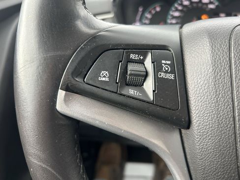 Used 2018 Chevrolet Trax LT w/ LT Convenience Package FWD image 18