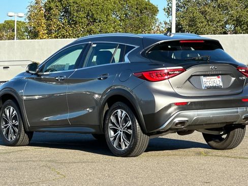 Used 2018 INFINITI QX30 AWD image 7