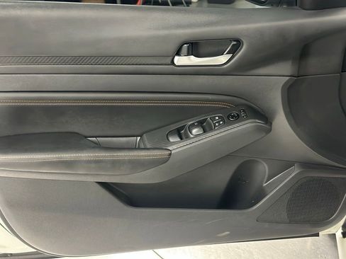 Used 2022 Nissan Altima 2.5 SR w/ Midnight Edition Package FWD image 15