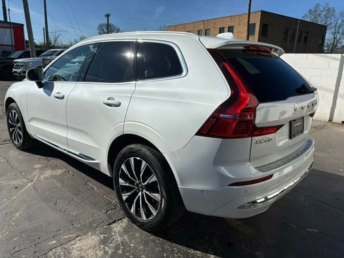 Used 2023 Volvo XC60 B5 Plus image 3