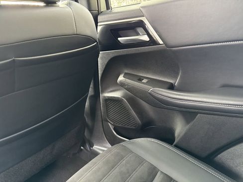 Used 2024 Mitsubishi Outlander SE Black Edition image 18