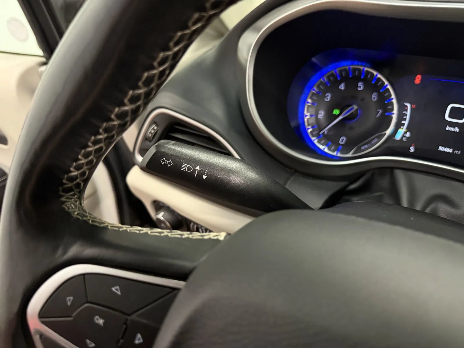 Used 2021 Chrysler Pacifica Touring-L FWD image 21