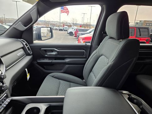 New 2026 RAM 1500 4x4 Crew Cab image 22