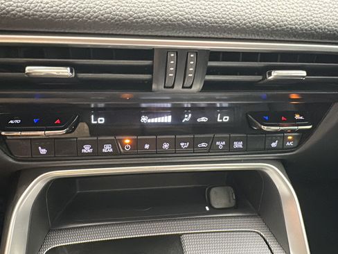 Used 2024 MAZDA CX-90 Plug-In Hybrid w/ Premium Pkg AWD/4WD image 19