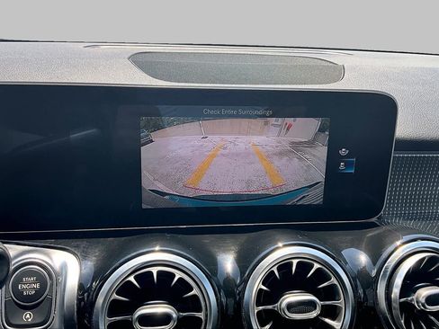 Used 2021 Mercedes-Benz GLB 250 image 26