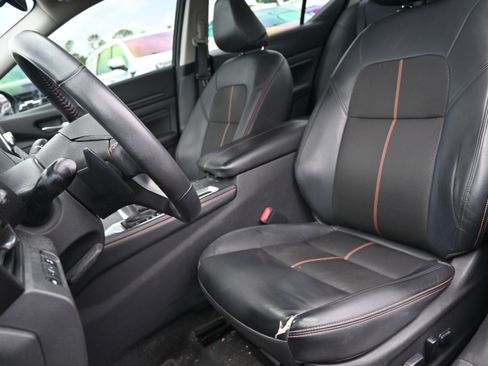 Used 2022 Nissan Altima 2.5 SR w/ Midnight Edition Package FWD image 14
