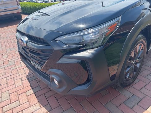 Used 2025 Subaru Outback Onyx Edition AWD/4WD image 2