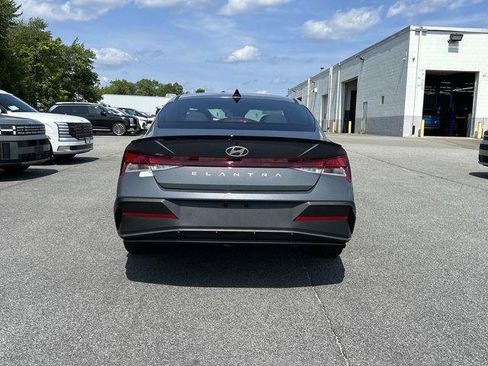 New 2026 Hyundai Elantra SEL Sport FWD image 3