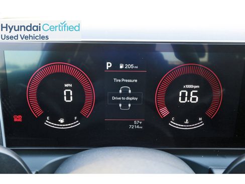 Certified 2025 Hyundai Santa Cruz SE image 17