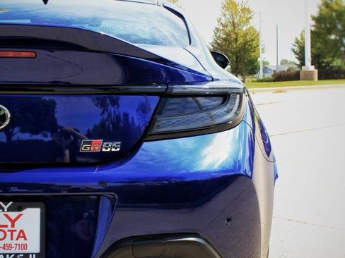 Used 2023 Toyota GR86 Premium w/ ALL Weather Mat Package (TMS) image 10