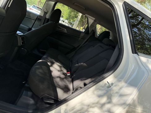 Used 2025 Kia Sportage LX FWD image 24