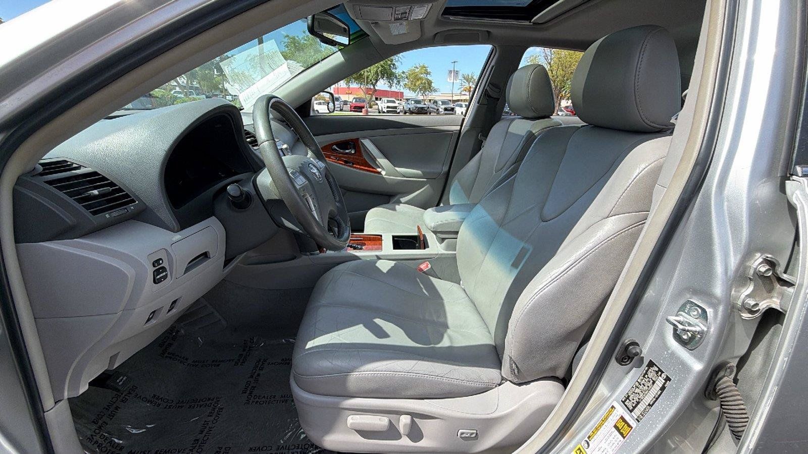 Used 2011 Toyota Camry Hybrid FWD image 23