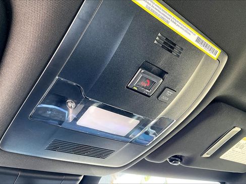 Used 2022 Lexus UX 200 w/ Accessory Package (Z1) FWD image 33