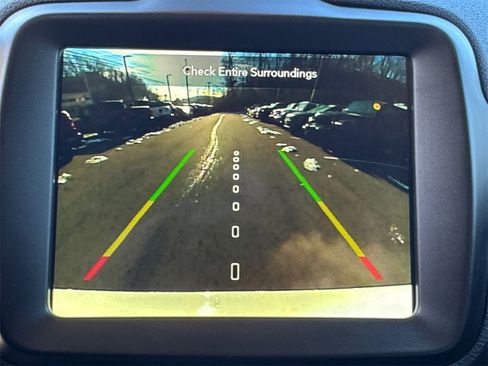 Used 2022 Jeep Renegade Latitude w/ Convenience Group image 23