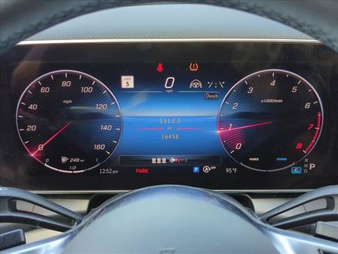 Used 2024 Mercedes-Benz GLC 300 4MATIC image 10