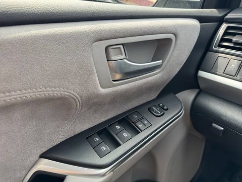 Certified 2017 Toyota Camry XSE FWD image 11