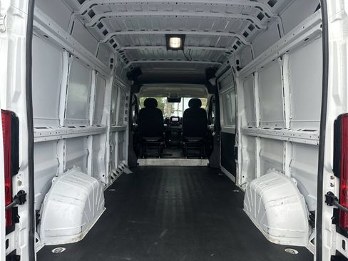 Used 2025 RAM ProMaster 2500 w/ Convenience Group FWD image 32