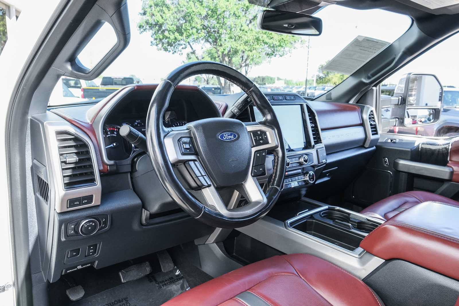 Used 2022 Ford F250 Platinum w/ FX4 Off-Road Package AWD/4WD image 22