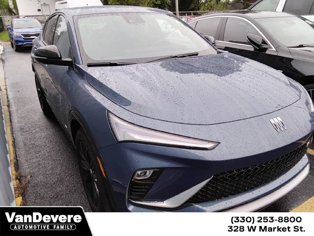 Used 2025 Buick Envista Sport Touring w/ Convenience II Package FWD image 1
