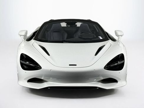 Used 2025 McLaren 750S Spider RWD image 8