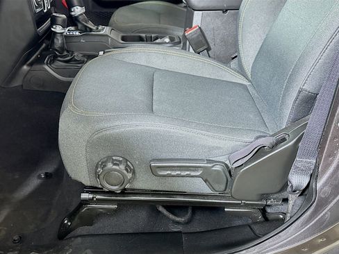 Used 2025 Jeep Wrangler Unlimited Sahara image 20