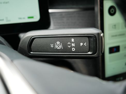 Used 2023 Rivian R1S Launch Edition image 24