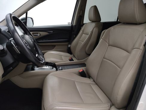 Used 2018 Honda Pilot Touring image 17