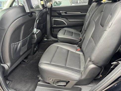 Used 2023 Kia Telluride S image 13