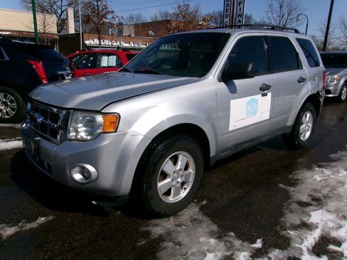 Used 2012 Ford Escape XLT image 2