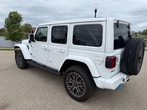 Used 2023 Jeep Wrangler Unlimited Sahara AWD/4WD image 6