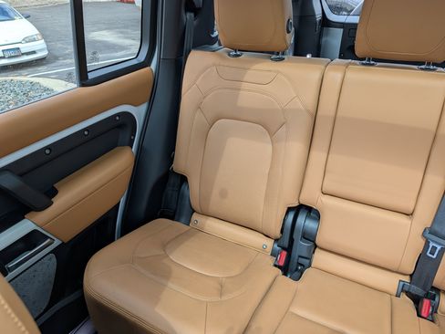 Used 2023 Land Rover Defender 130 SE AWD/4WD image 12