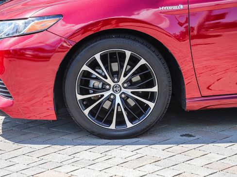 Used 2018 Toyota Camry SE image 13