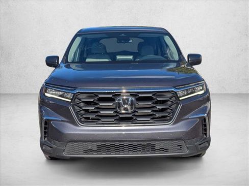 Certified 2023 Honda Pilot LX image 2