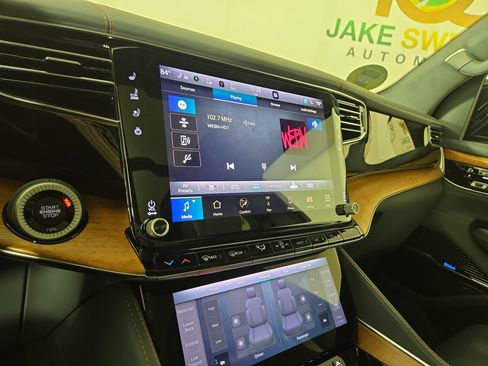 Used 2023 Jeep Grand Wagoneer L Series II w/ Premium Group II image 21