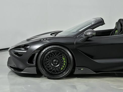 Used 2022 McLaren 765LT image 9