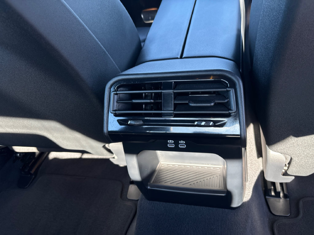 Used 2026 BMW i5 eDrive40 w/ M Sport Package RWD image 18