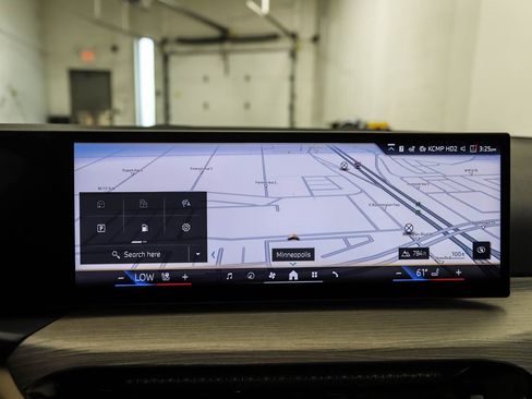 Used 2025 BMW 330i xDrive Sedan w/ Convenience Package image 17