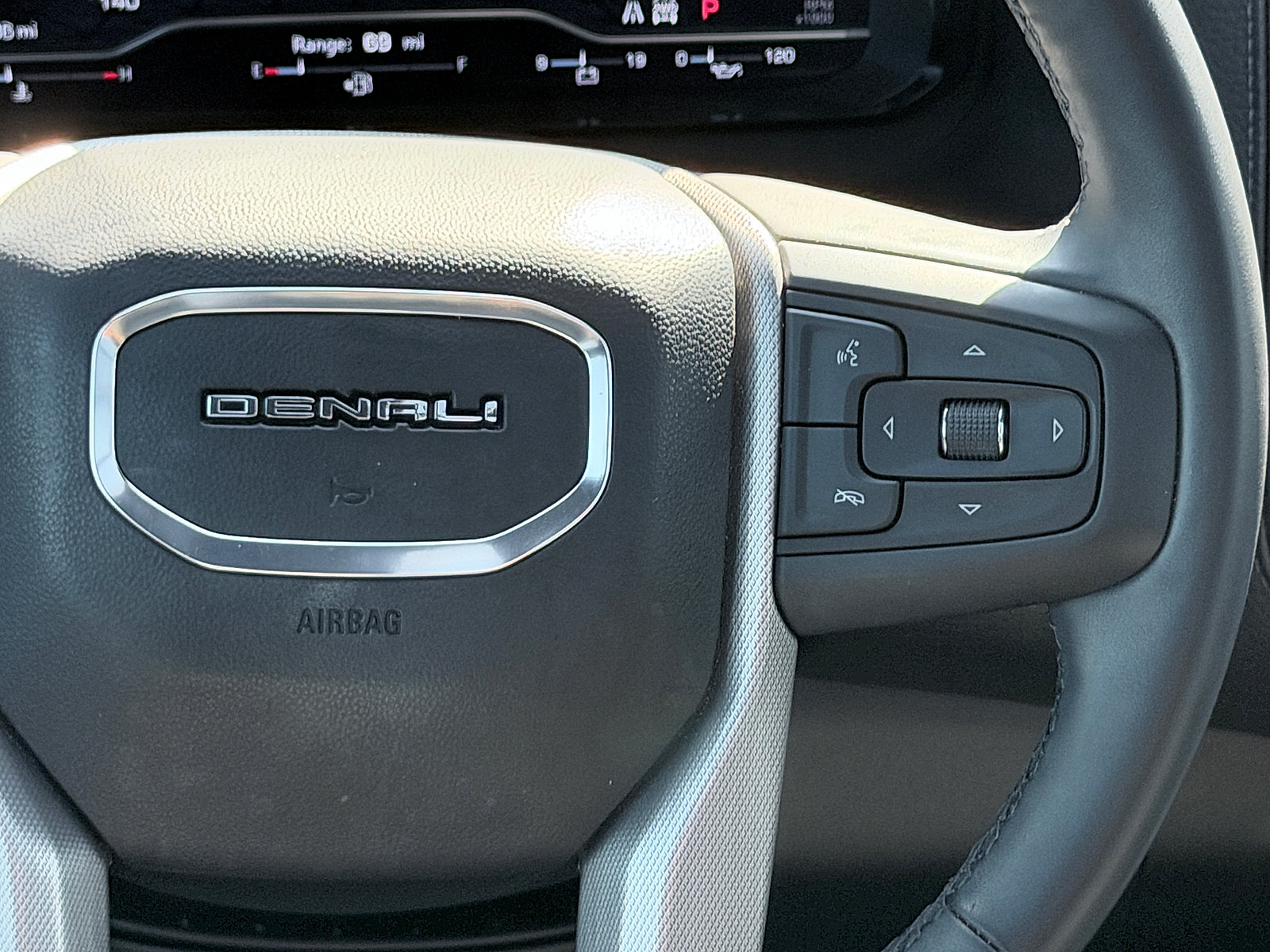 Used 2024 GMC Yukon Denali AWD/4WD image 33