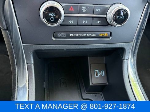 Used 2022 Ford Edge Titanium AWD/4WD image 23