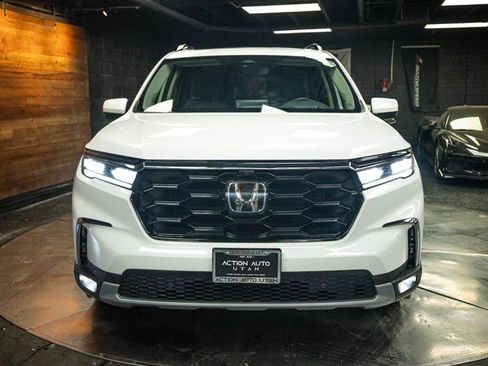 Used 2023 Honda Pilot Elite image 4
