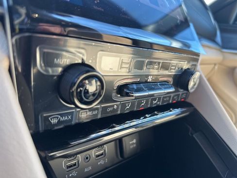 New 2025 Jeep Grand Cherokee Limited image 28