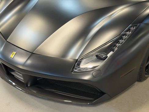 Used 2018 Ferrari 488 GTB RWD image 14