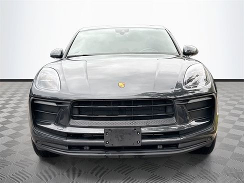 Used 2022 Porsche Macan Base image 2