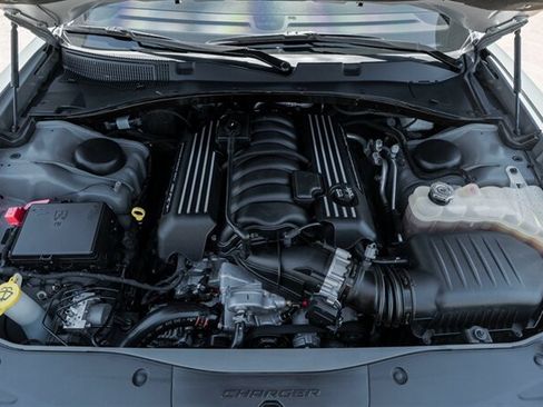 Used 2018 Dodge Charger R/T Scat Pack RWD image 19
