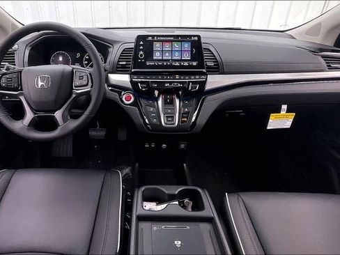 New 2026 Honda Odyssey Touring image 6
