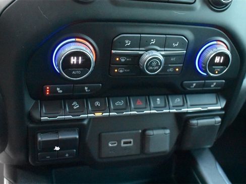 Used 2022 Chevrolet Silverado 1500 RST image 31