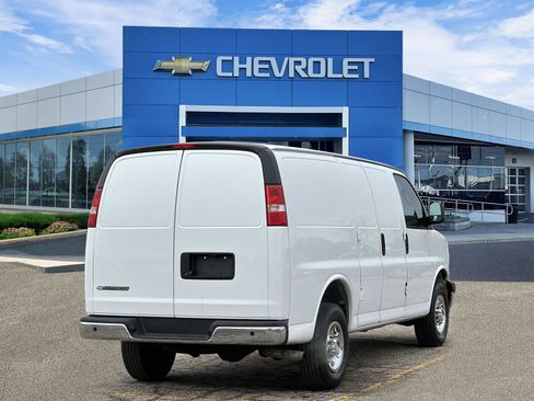 Certified 2017 Chevrolet Express 2500 image 6