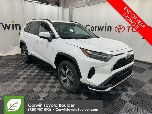 Used 2025 Toyota RAV4 SE image 1